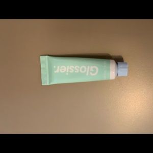 Glossier Makeup - Glossier. Universal Balm Dot Com, lot of 100 Glossier Makeup - Glossier. Universal Balm Dot Com, lot of 100